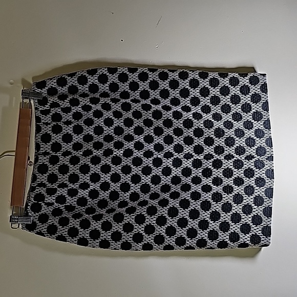 AnnTaylor Black & White Pencil Skirt Size 2 - Picture 3 of 7